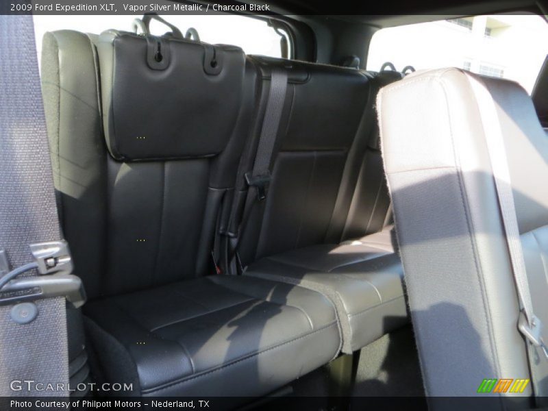 Vapor Silver Metallic / Charcoal Black 2009 Ford Expedition XLT