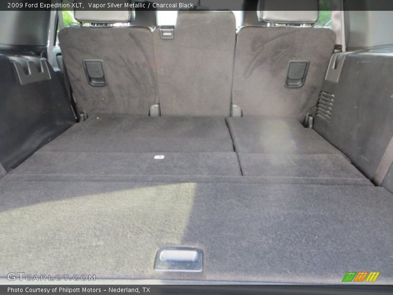 Vapor Silver Metallic / Charcoal Black 2009 Ford Expedition XLT