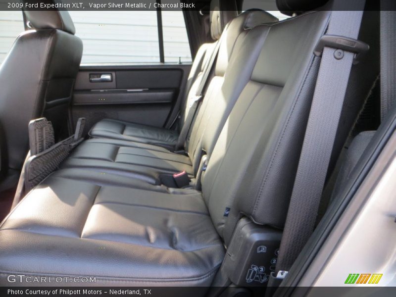 Vapor Silver Metallic / Charcoal Black 2009 Ford Expedition XLT
