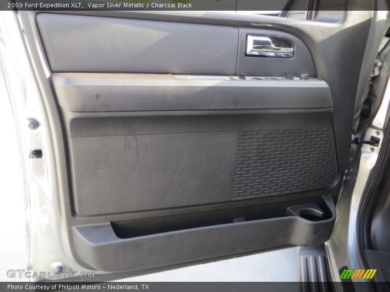 Vapor Silver Metallic / Charcoal Black 2009 Ford Expedition XLT