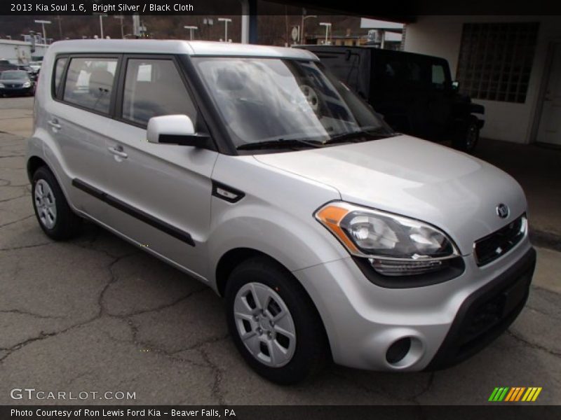 Bright Silver / Black Cloth 2013 Kia Soul 1.6