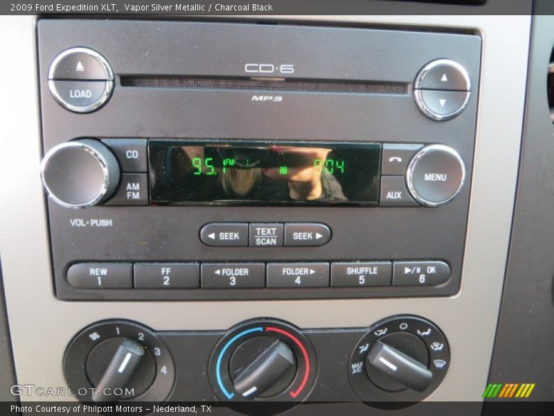 Vapor Silver Metallic / Charcoal Black 2009 Ford Expedition XLT