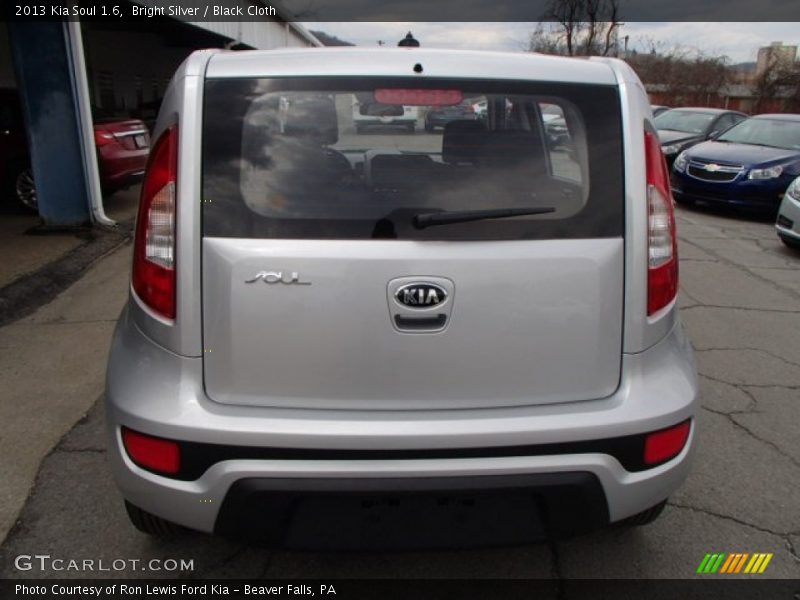 Bright Silver / Black Cloth 2013 Kia Soul 1.6