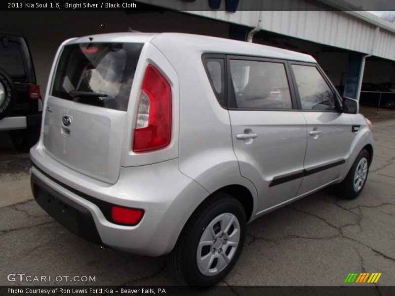 Bright Silver / Black Cloth 2013 Kia Soul 1.6