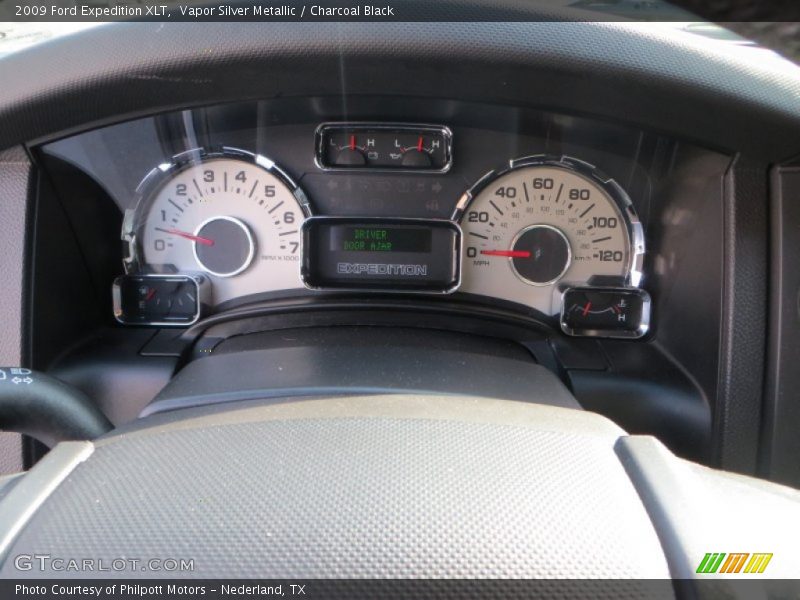 Vapor Silver Metallic / Charcoal Black 2009 Ford Expedition XLT