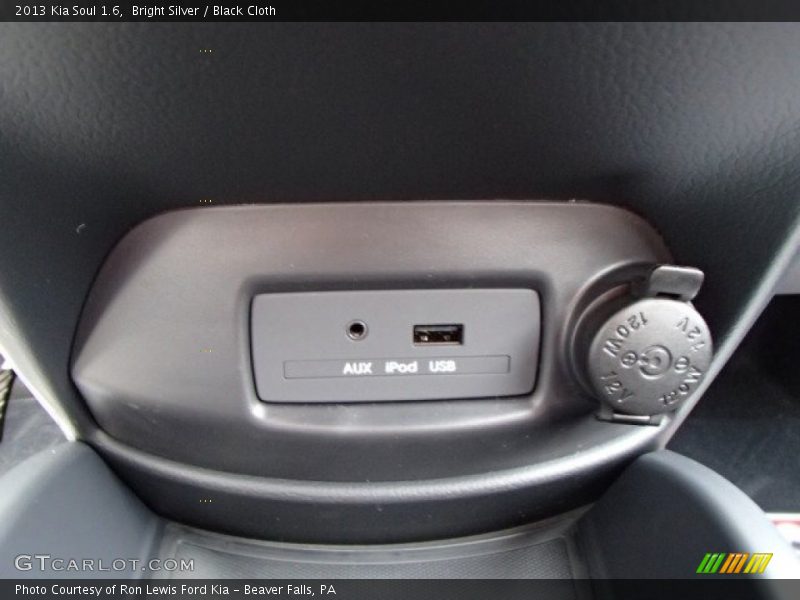 Bright Silver / Black Cloth 2013 Kia Soul 1.6