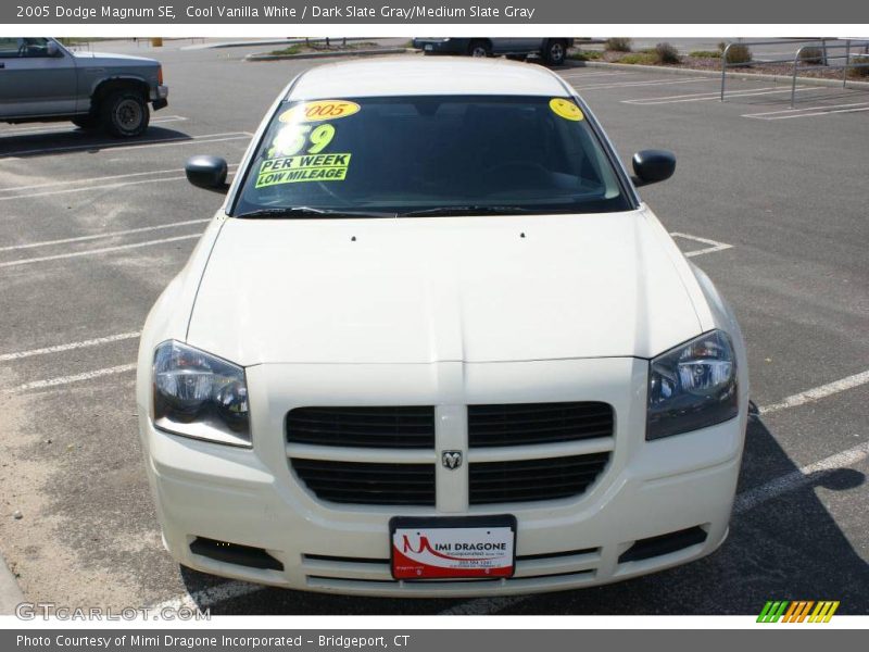 Cool Vanilla White / Dark Slate Gray/Medium Slate Gray 2005 Dodge Magnum SE