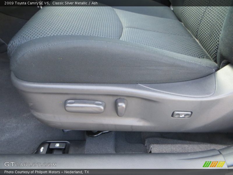 Classic Silver Metallic / Ash 2009 Toyota Camry SE V6