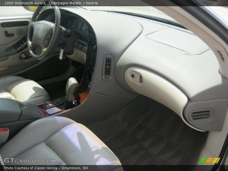Dashboard of 1999 Aurora 