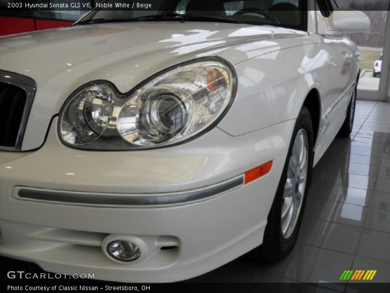 Noble White / Beige 2003 Hyundai Sonata GLS V6