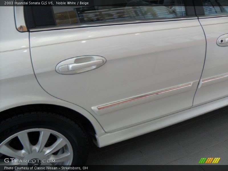Noble White / Beige 2003 Hyundai Sonata GLS V6