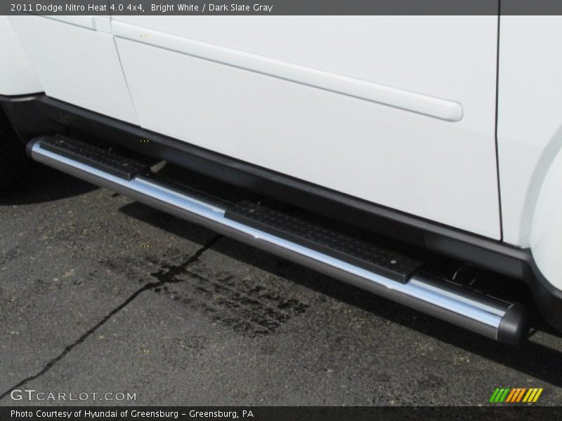 Bright White / Dark Slate Gray 2011 Dodge Nitro Heat 4.0 4x4