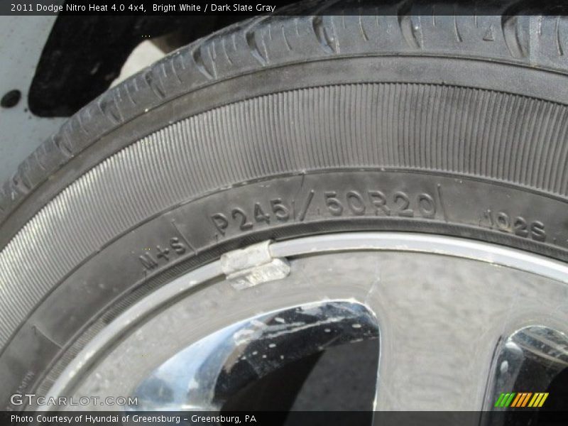 Bright White / Dark Slate Gray 2011 Dodge Nitro Heat 4.0 4x4