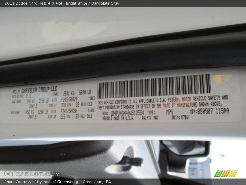 Bright White / Dark Slate Gray 2011 Dodge Nitro Heat 4.0 4x4