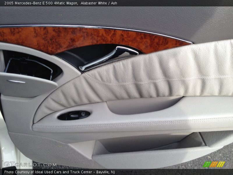 Door Panel of 2005 E 500 4Matic Wagon
