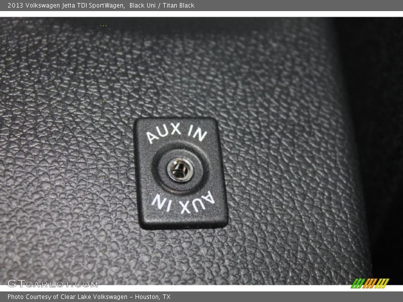 Black Uni / Titan Black 2013 Volkswagen Jetta TDI SportWagen