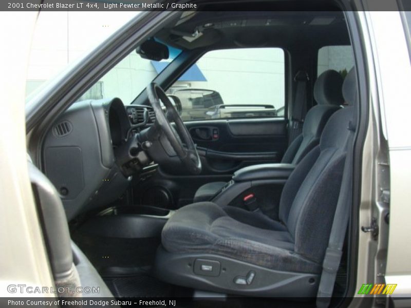 Light Pewter Metallic / Graphite 2001 Chevrolet Blazer LT 4x4