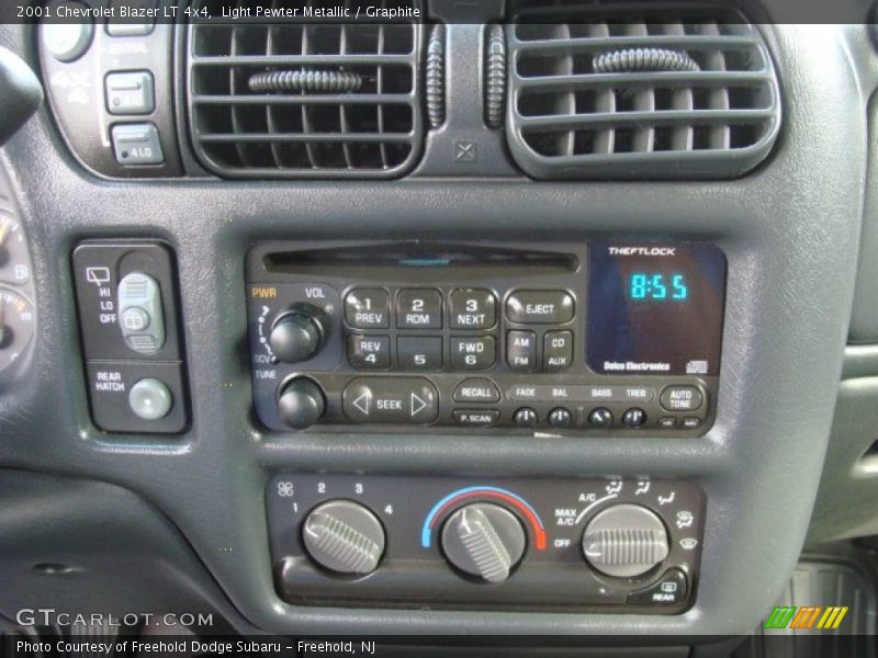 Light Pewter Metallic / Graphite 2001 Chevrolet Blazer LT 4x4