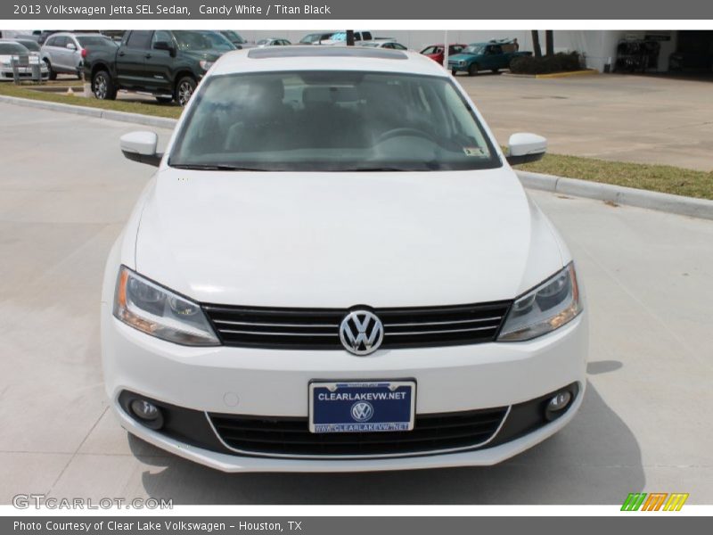 Candy White / Titan Black 2013 Volkswagen Jetta SEL Sedan
