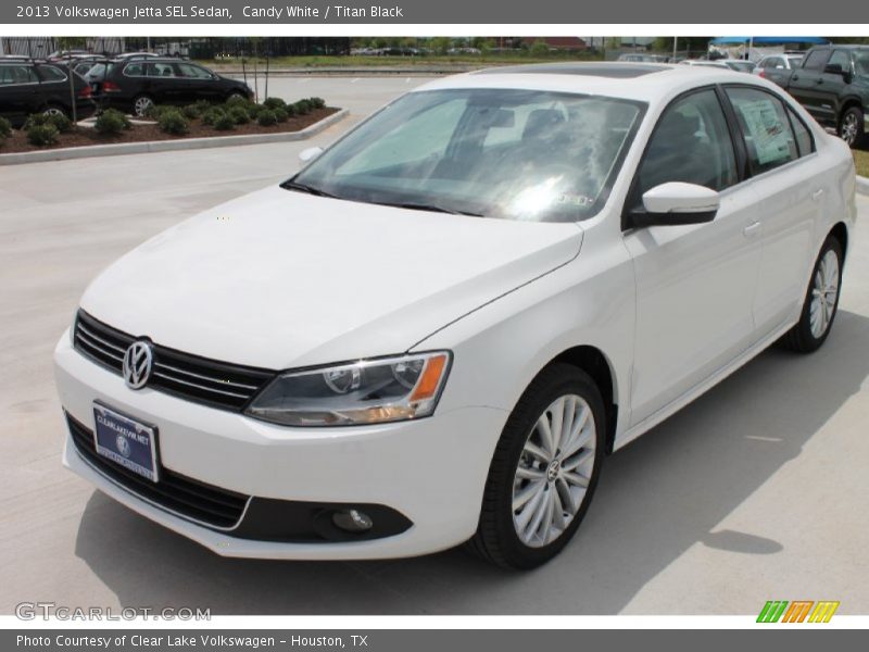 Candy White / Titan Black 2013 Volkswagen Jetta SEL Sedan