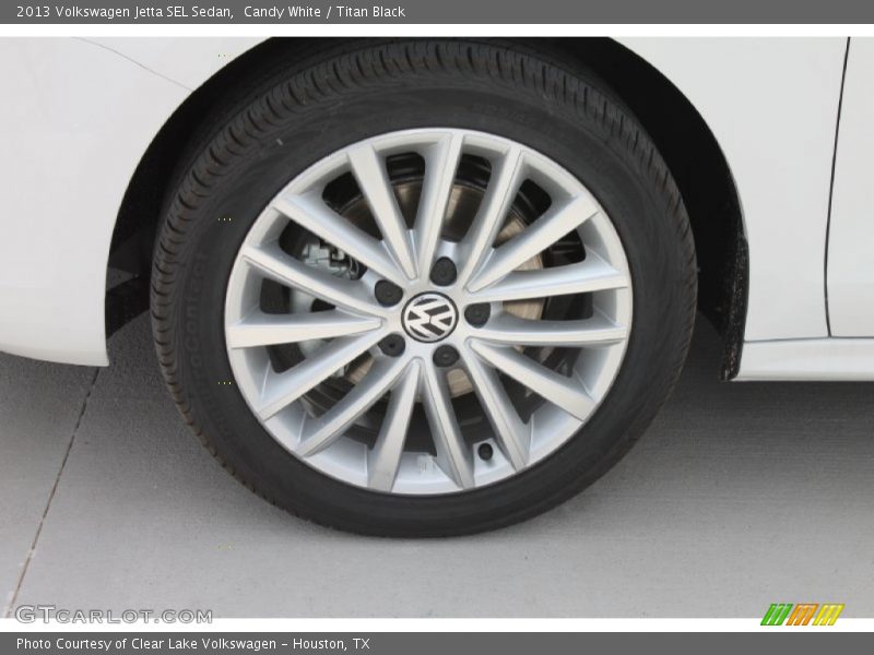 Candy White / Titan Black 2013 Volkswagen Jetta SEL Sedan