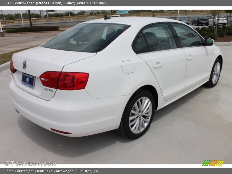 Candy White / Titan Black 2013 Volkswagen Jetta SEL Sedan