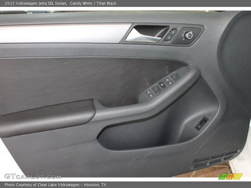 Candy White / Titan Black 2013 Volkswagen Jetta SEL Sedan