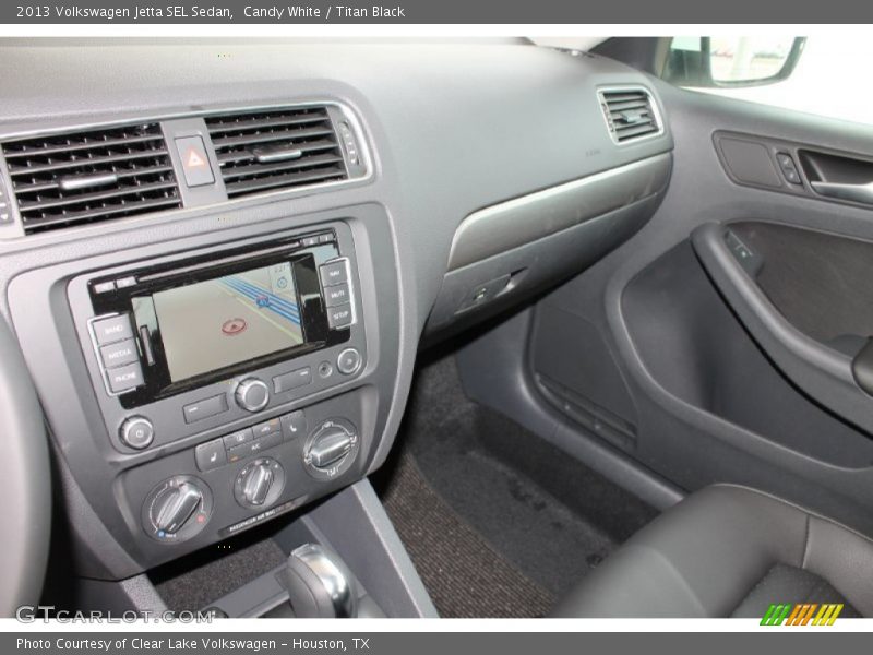 Candy White / Titan Black 2013 Volkswagen Jetta SEL Sedan