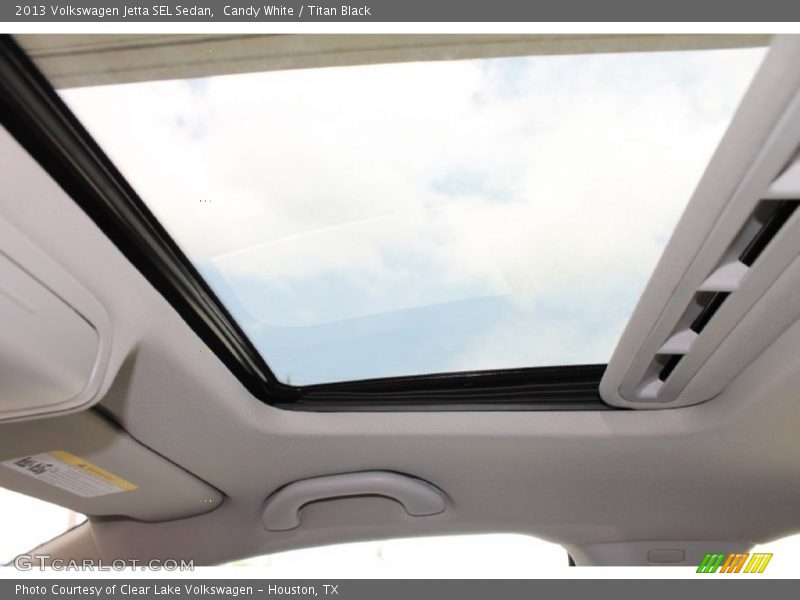 Candy White / Titan Black 2013 Volkswagen Jetta SEL Sedan