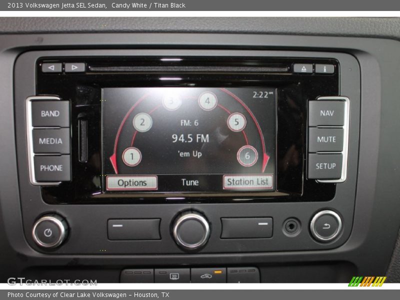 Candy White / Titan Black 2013 Volkswagen Jetta SEL Sedan