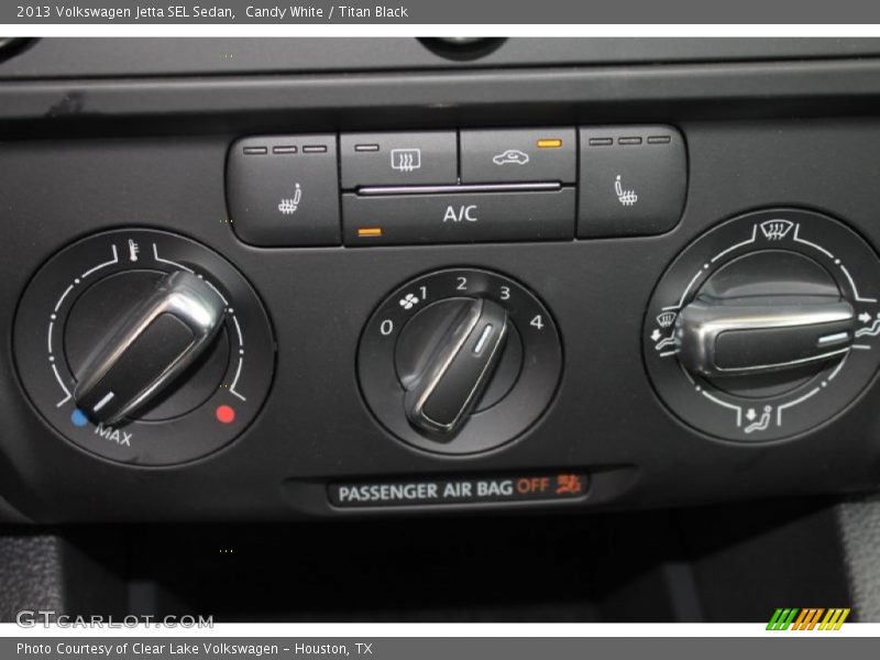 Candy White / Titan Black 2013 Volkswagen Jetta SEL Sedan