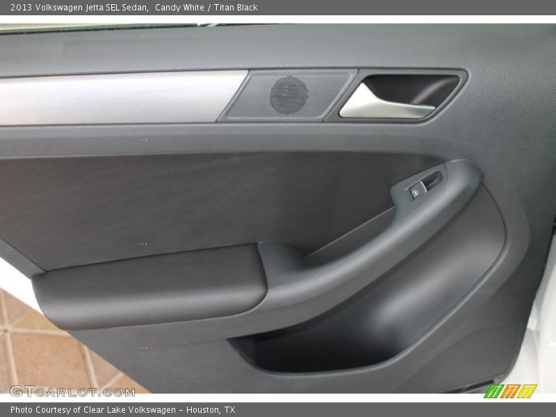 Candy White / Titan Black 2013 Volkswagen Jetta SEL Sedan