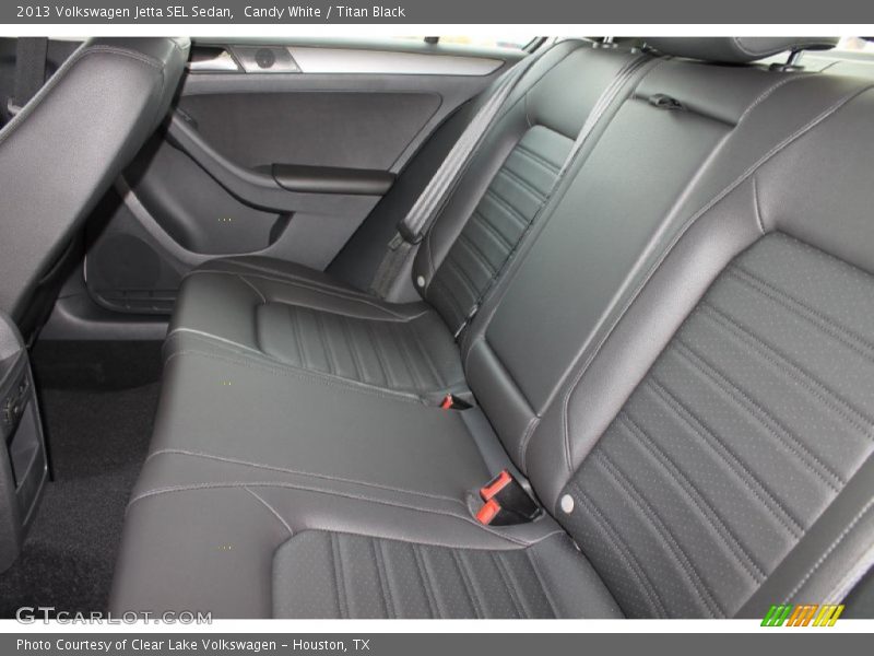 Candy White / Titan Black 2013 Volkswagen Jetta SEL Sedan