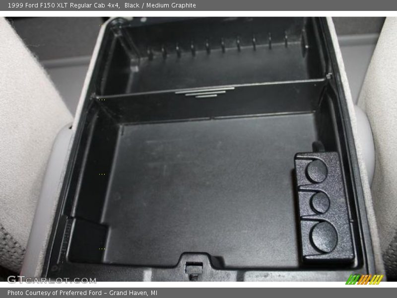 Black / Medium Graphite 1999 Ford F150 XLT Regular Cab 4x4