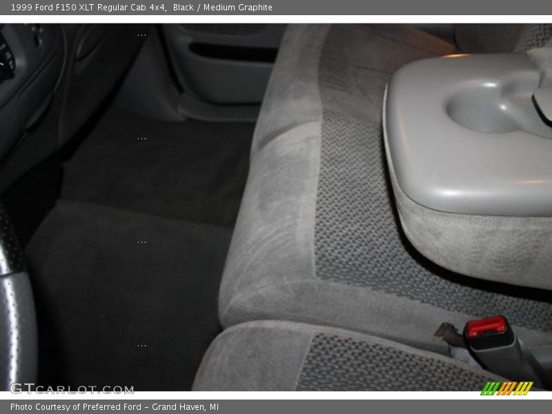 Black / Medium Graphite 1999 Ford F150 XLT Regular Cab 4x4