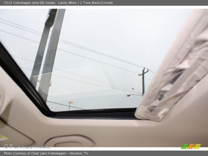 Candy White / 2 Tone Black/Cornsilk 2013 Volkswagen Jetta SEL Sedan