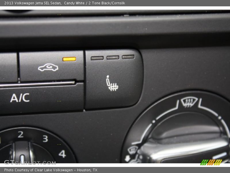 Candy White / 2 Tone Black/Cornsilk 2013 Volkswagen Jetta SEL Sedan
