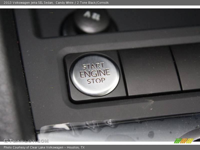 Candy White / 2 Tone Black/Cornsilk 2013 Volkswagen Jetta SEL Sedan