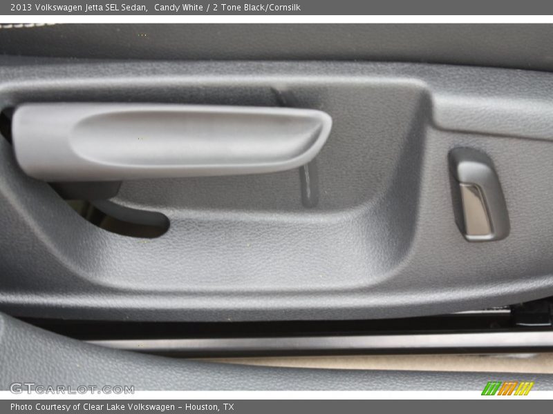 Candy White / 2 Tone Black/Cornsilk 2013 Volkswagen Jetta SEL Sedan