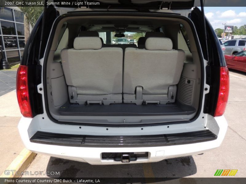 Summit White / Light Titanium 2007 GMC Yukon SLE