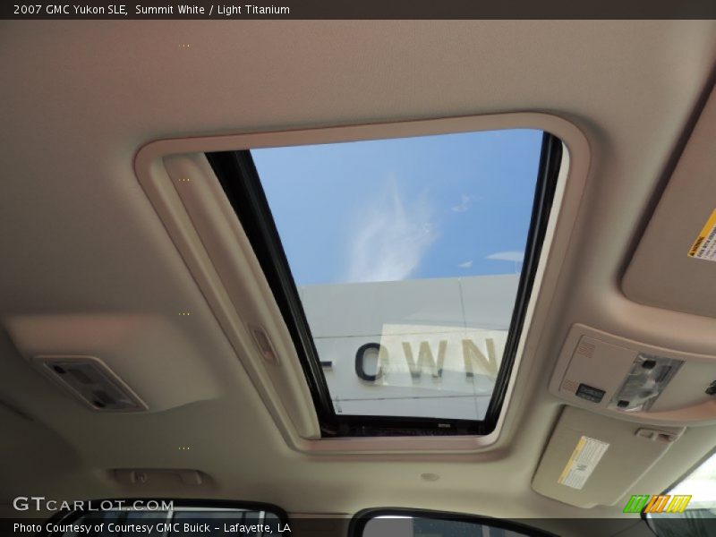 Summit White / Light Titanium 2007 GMC Yukon SLE