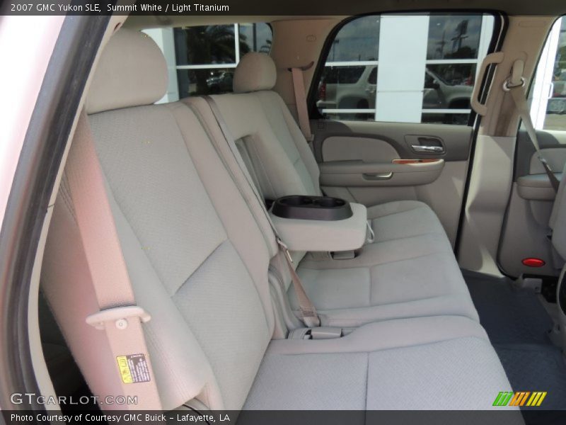 Summit White / Light Titanium 2007 GMC Yukon SLE