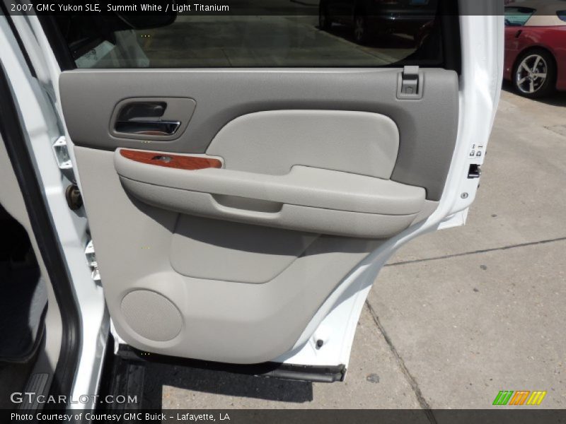 Summit White / Light Titanium 2007 GMC Yukon SLE