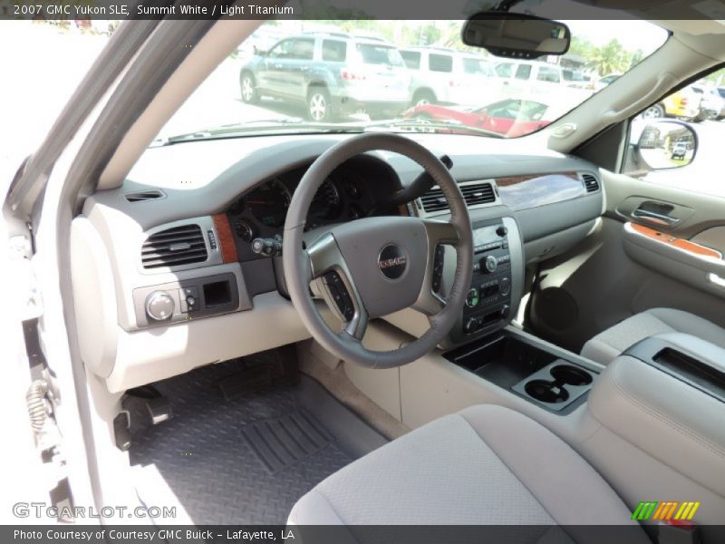 Summit White / Light Titanium 2007 GMC Yukon SLE