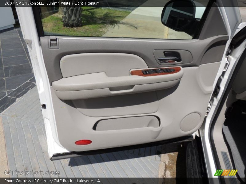 Summit White / Light Titanium 2007 GMC Yukon SLE