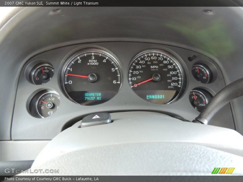 Summit White / Light Titanium 2007 GMC Yukon SLE