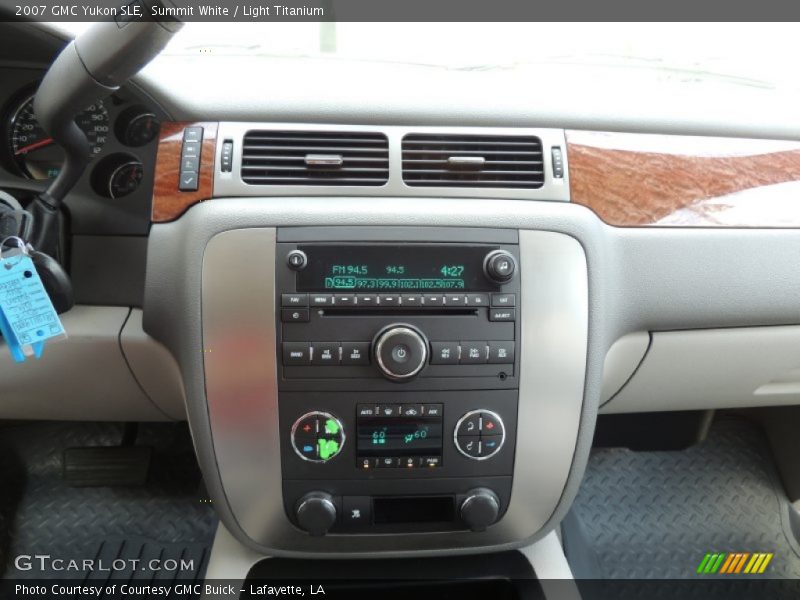 Summit White / Light Titanium 2007 GMC Yukon SLE