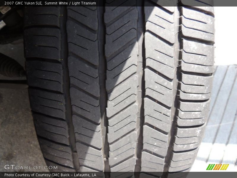 Summit White / Light Titanium 2007 GMC Yukon SLE