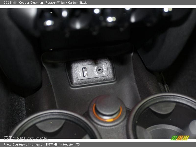Pepper White / Carbon Black 2013 Mini Cooper Clubman