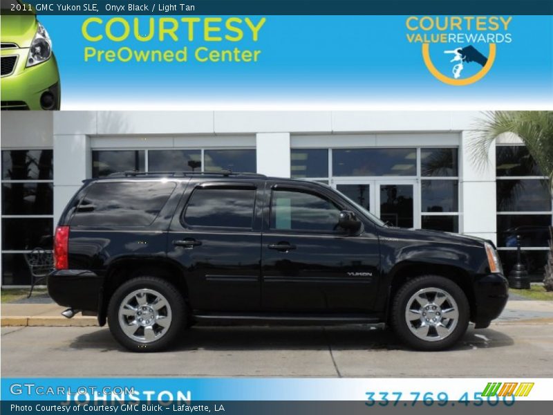 Onyx Black / Light Tan 2011 GMC Yukon SLE